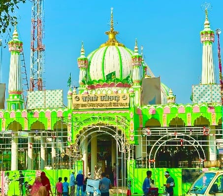 *लुतरा शरीफ में रविवार को होगा हाजी हज्जनों का सम्मान, दरगाह बाउंड्री वॉल के संगे बुनियाद का भी आयोजन…..वक्फ बोर्ड अध्यक्ष डॉ. सलीम राज और सदस्य सैय्यद फैसल रिजवी सहित कई अतिथि होंगे शामिल*