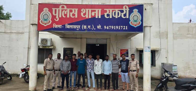 *सकरी पुलिस की सख्त कार्रवाई: दो के पास से चाकू बरामद, 12 शराबी चढ़े हत्थे*