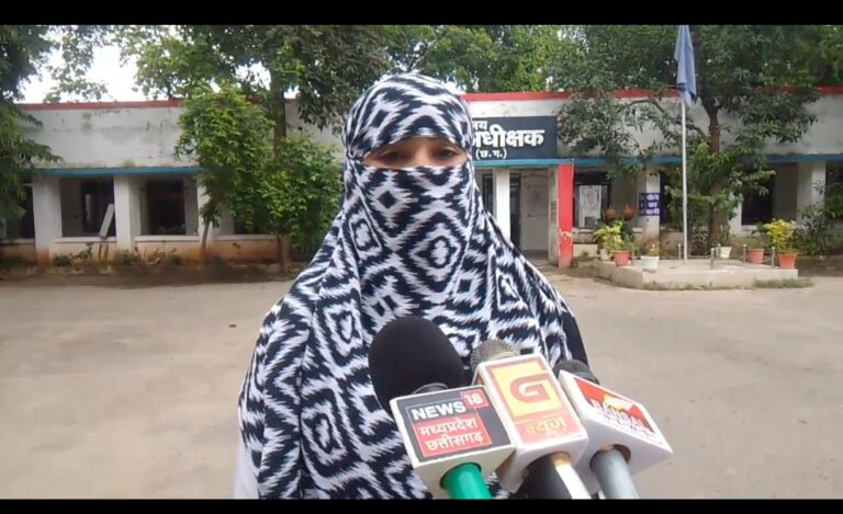 *टीसी मांगना पड़ा महंगा: कॉलेज में छात्रा से मारपीट, धमकी और अभद्रता*..