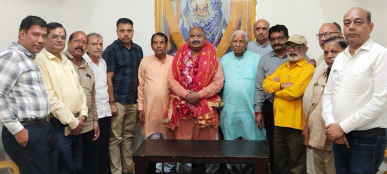 *आस्था, सेवा और नेतृत्व का संगम — आशीष सिंह ठाकुर तीसरी बार बने सिद्ध शक्तिपीठ महामाया देवी मंदिर ट्रस्ट के अध्यक्ष*