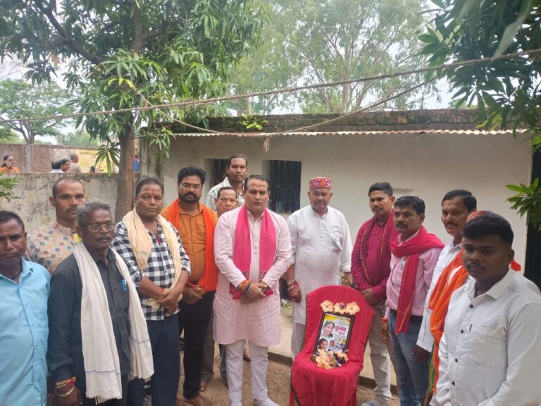 *निषाद पार्टी ने वीरांगना फूलन देवी की जयंती को बनाया प्रेरणा दिवस, संजय सिंह राजपूत बोले — संघर्ष और साहस की मिसाल हैं हमारी आयरन लेडी*