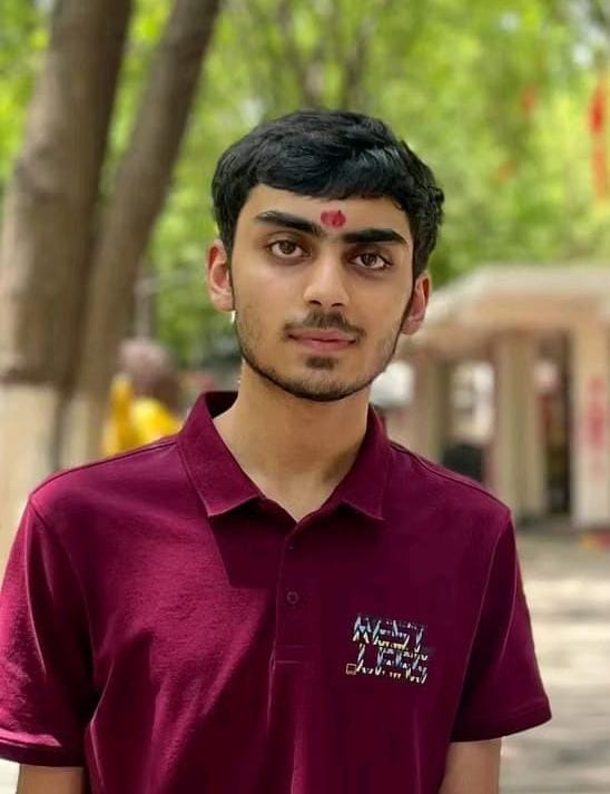 *कांग्रेस नेता के भतीजे ने खुद को गोली मारी….. एमबीबीएस करने के सिलसिले में आज होना था भोपाल रवाना पढ़ाई के बोझ ने ले ली फिर एक जान*