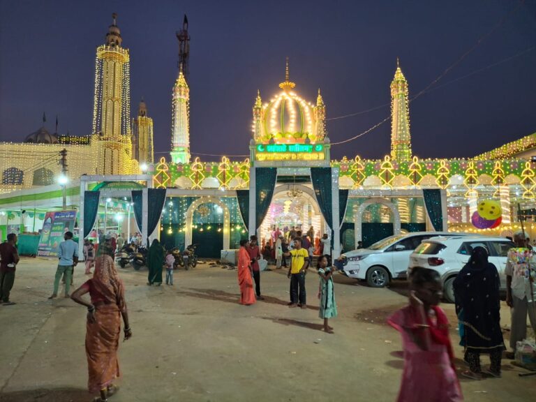 *लूतरा शरीफ में हजरत बाबा सैय्यद इंसान अली शाह का 67वां सालाना उर्स कल से, परचम कुशाई के साथ होगा आगाज़ – 4 दिवसीय मेले में उमड़ेगी लाखों की भीड़*