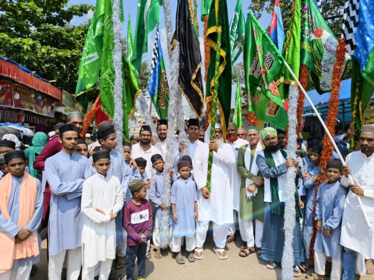 *परचम कुशाई के साथ शुरू हुआ लुतरा शरीफ में बाबा सैय्यद इंसान अली शाह का 67वां सालाना उर्स, बाबा सरकार के चाहने वालों में दिखा जबरदस्त उत्साह*