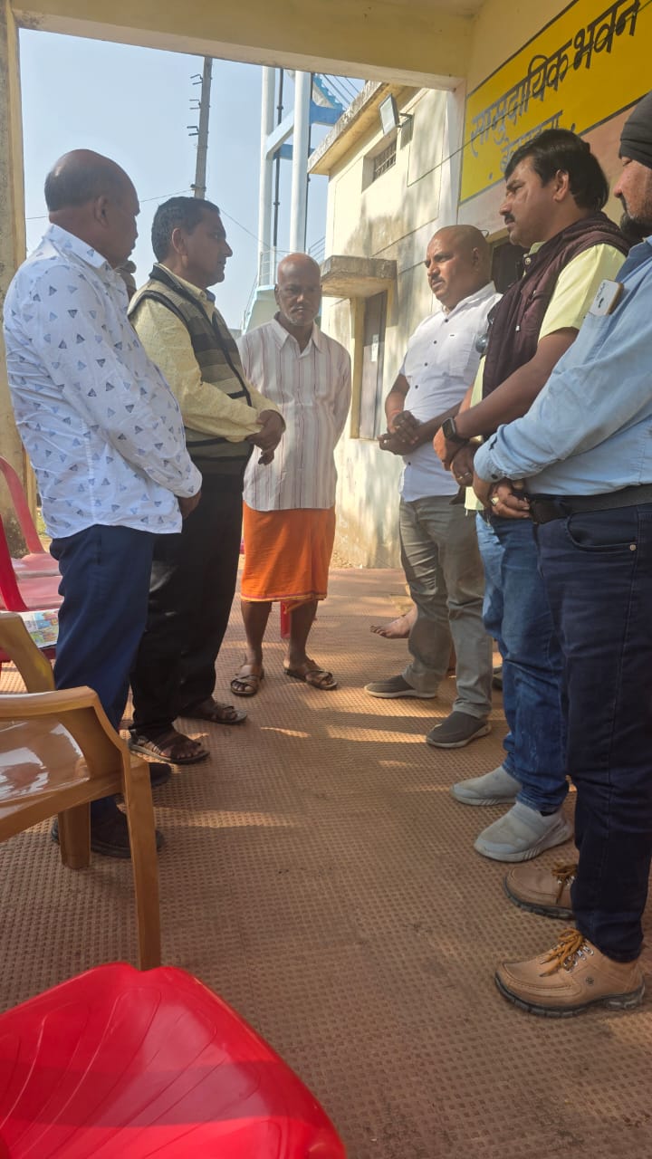 *स्व. हर्षित यादव को न्याय दिलाने आगे आया यादव समाज — जिलाध्यक्ष अमित यादव ने परिजनों से मिलकर प्रशासनिक उदासीनता पर जताई नाराज़गी*”