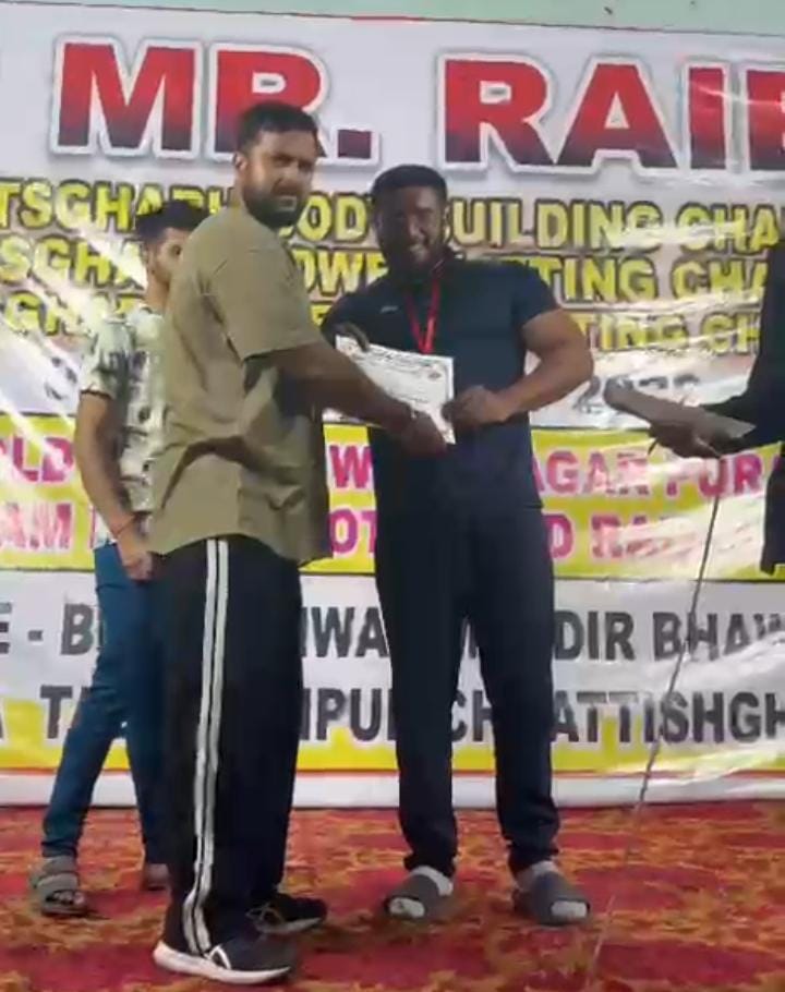 *बिलासपुर के आदित्य सिंह का दमखम: रायपुर में छत्तीसगढ़ पावर लिफ्टिंग चैंपियनशिप में 160 किलो उठाकर रचा इतिहास*
