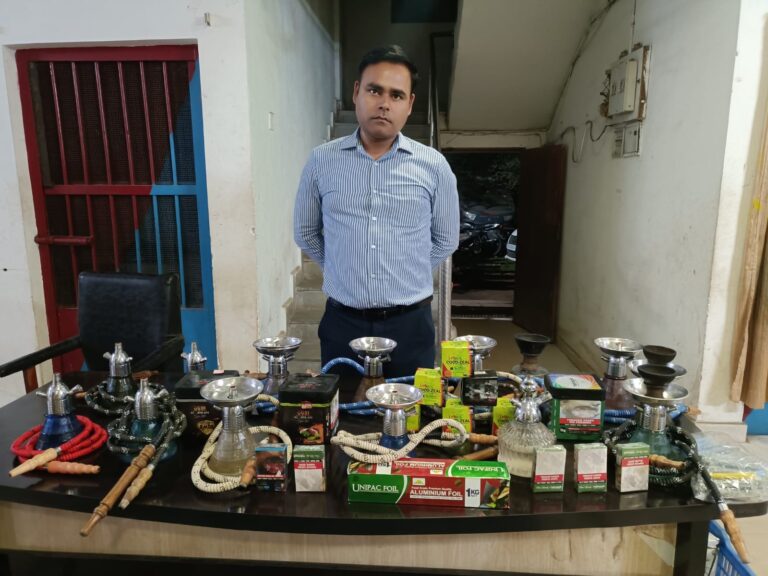 *बिलासपुर में अवैध हुक्का बार पर पुलिस की बड़ी कार्रवाई, होटल शिवा इन की छत से संचालक गिरफ्तार*