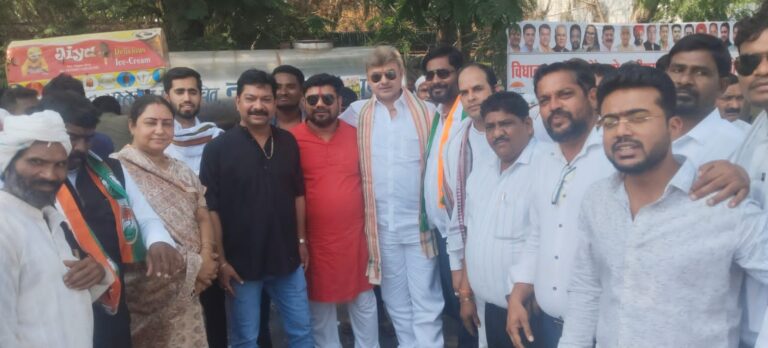 *मनरेगा का नाम बदलने के विरोध में विधानसभा घेराव, त्रिलोक श्रीवास सैकड़ों समर्थकों के साथ हुए शामिल*