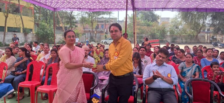 *सेंट जेवियर हाई स्कूल सरकंडा में ग्रेजुएशन डे व स्प्रिंग कैंप समापन समारोह धूमधाम से संपन्न, विद्यार्थियों को किया गया सम्मानित*