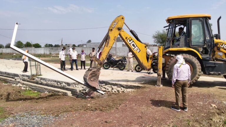 *बिलासपुर में अवैध प्लाटिंग पर निगम का बुलडोजर: 3.50 एकड़ कॉलोनी समेत तीन स्थानों पर बड़ी कार्रवाई, बिल्डरों में मचा हड़कंप*