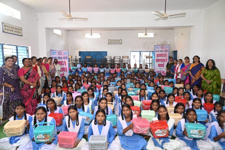 *एनटीपीसी सीपत संगवारी महिला समिति द्वारा शासकीय कन्या उच्चतर माध्यमिक शाला सीपत में शारीरिक स्वच्छता जागरूकता अभियान एवं सैनिटरी किट का वितरण*